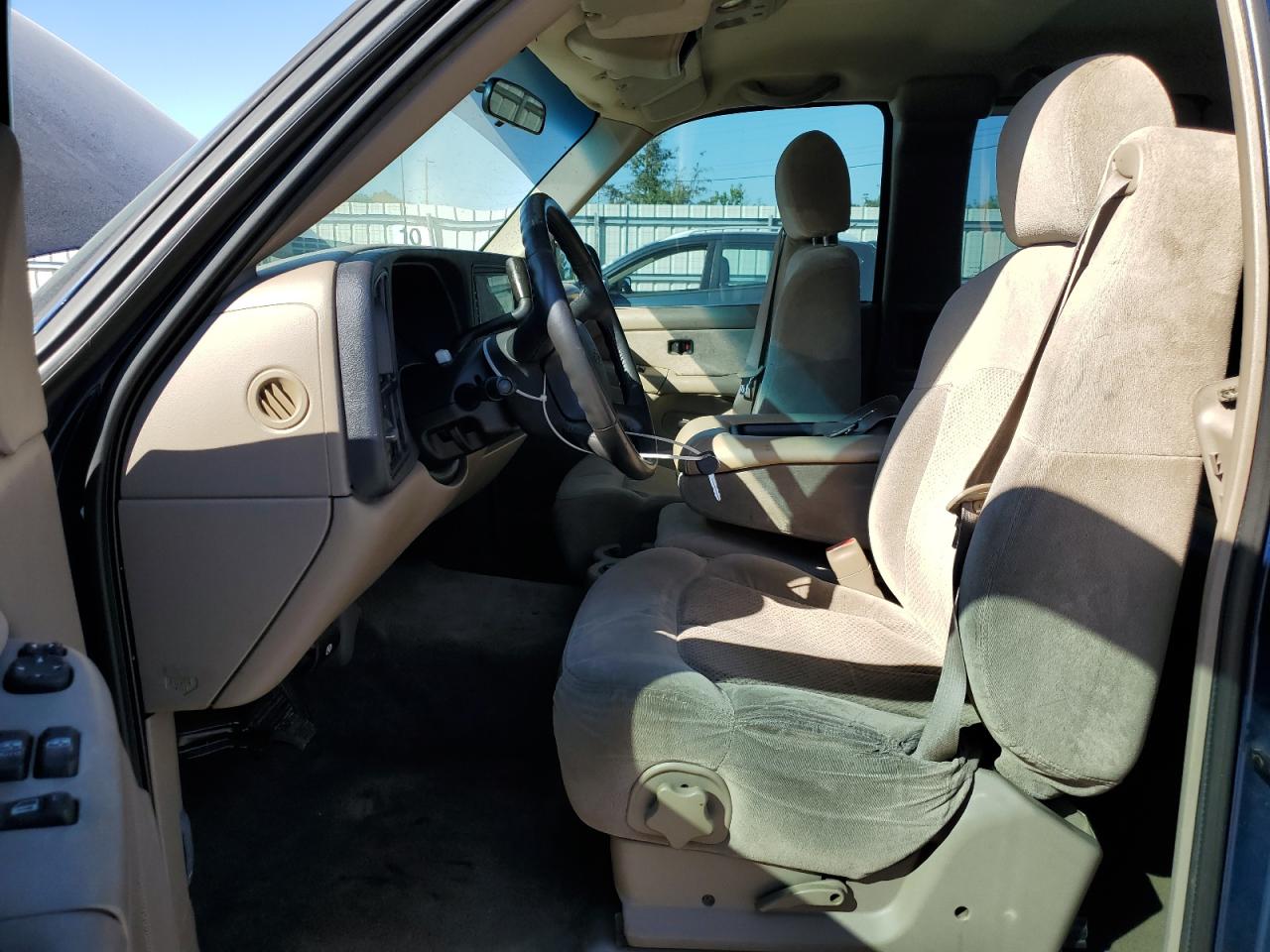 2001 Chevrolet Silverado C1500 VIN: 2GCEC19V811238332 Lot: 86172695