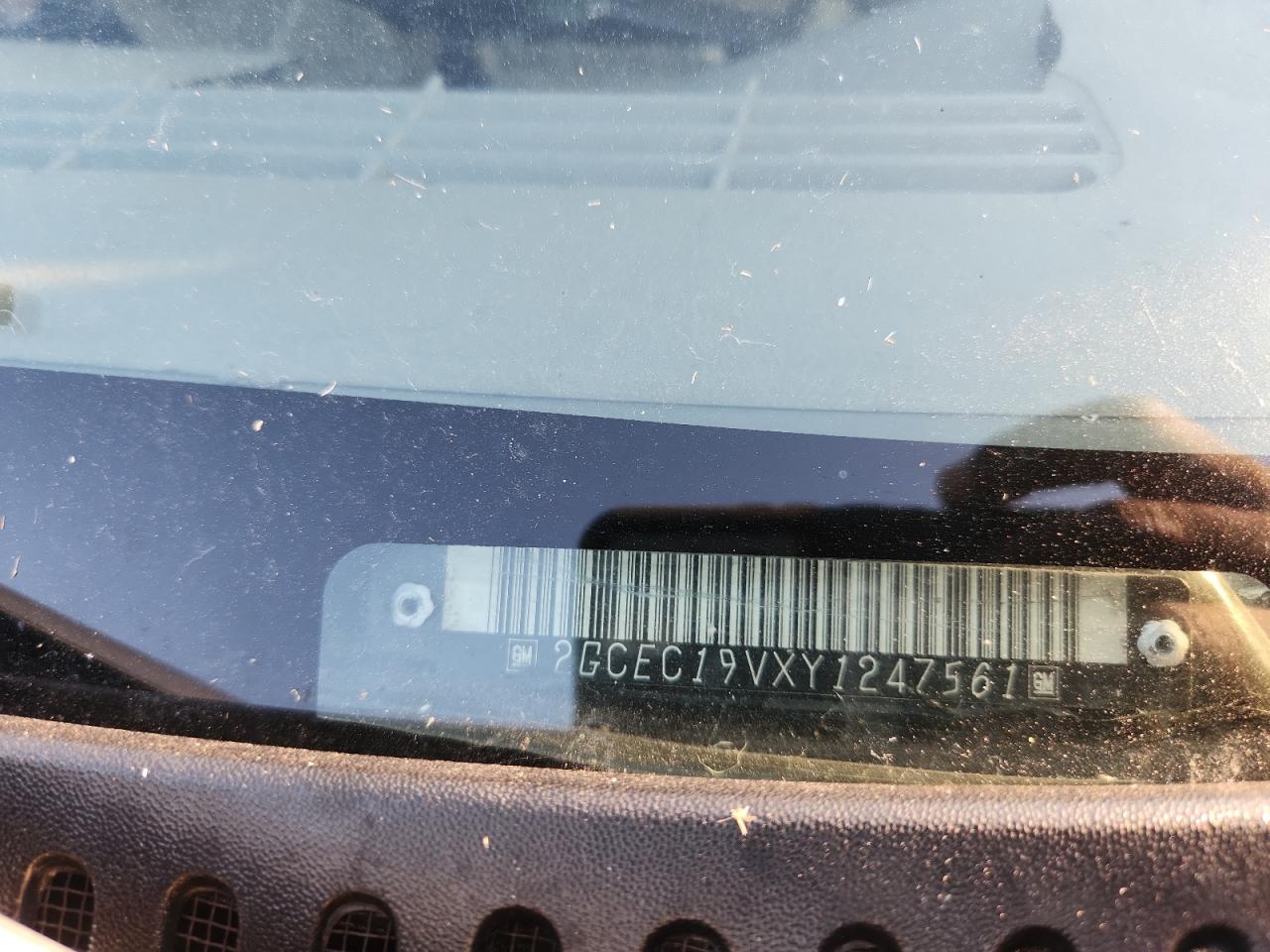 2000 Chevrolet Silverado C1500 VIN: 2GCEC19VXY1247561 Lot: 84868735