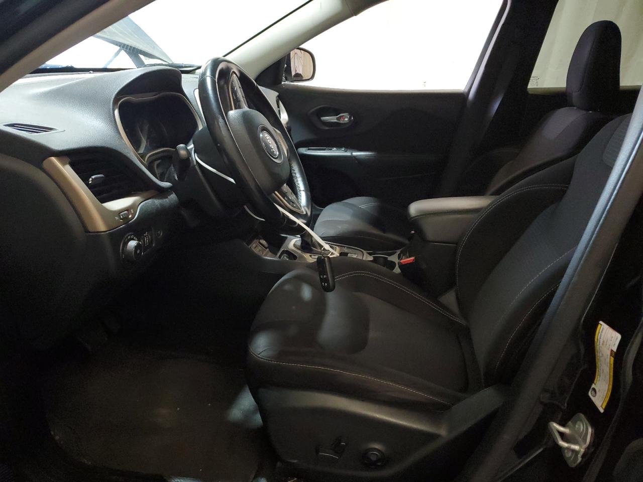 2015 Jeep Cherokee Latitude VIN: 1C4PJLCB8FW711431 Lot: 85653255