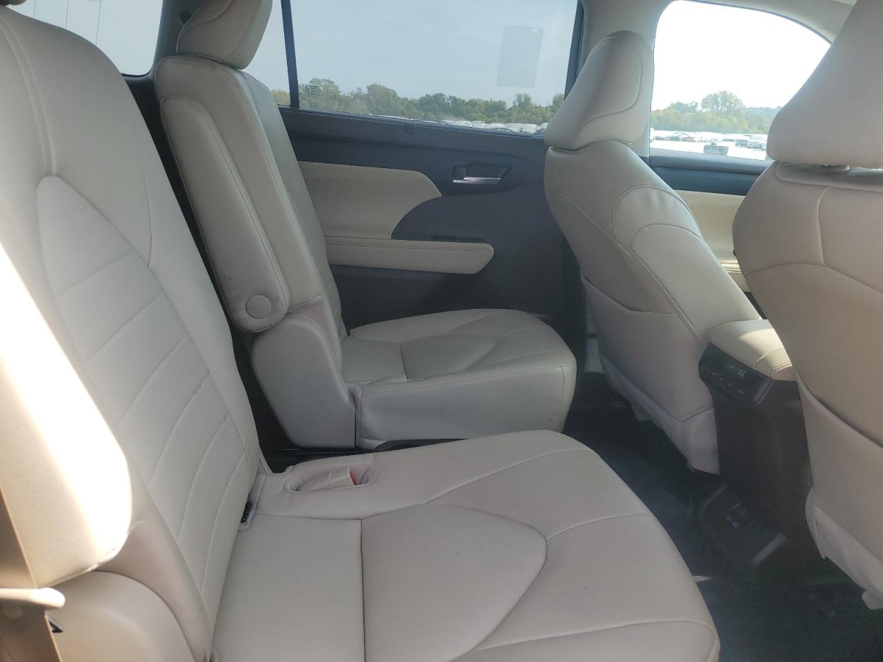 2022 Toyota Highlander Hybrid Xle VIN: 5TDGBRCH4NS558999 Lot: 86477825