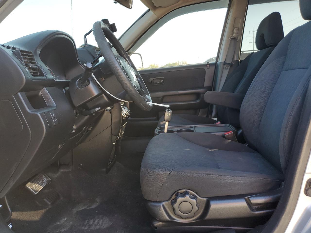 2005 Honda Cr-V Lx VIN: JHLRD78575C052044 Lot: 84895005