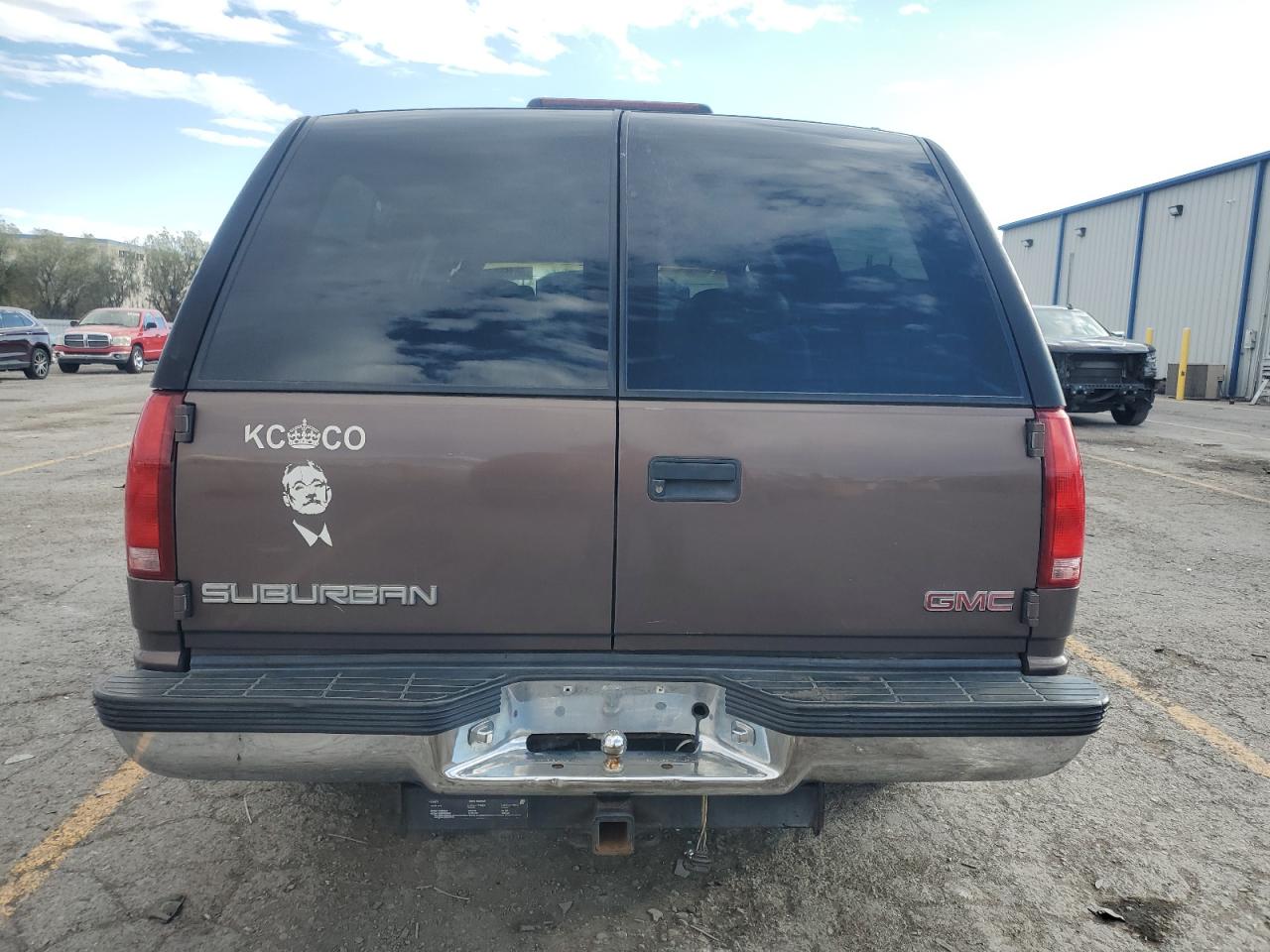 1998 GMC Suburban K1500 VIN: 3GKFK16R2WG513677 Lot: 86166585