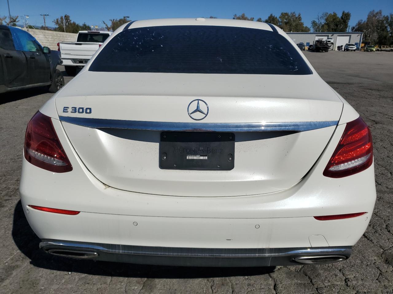 2017 Mercedes-Benz E 300 VIN: WDDZF4JB4HA211985 Lot: 87023505