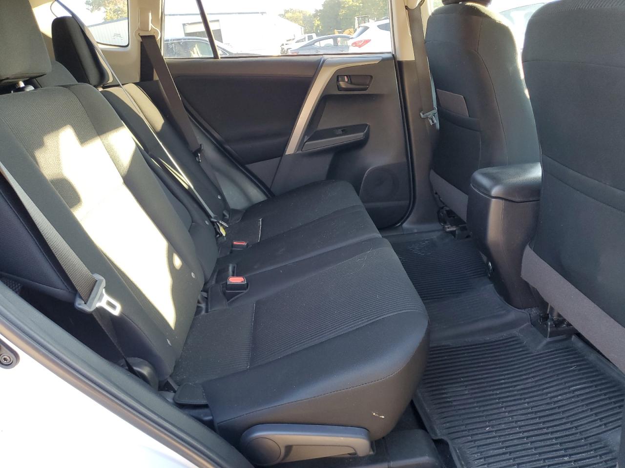 2018 Toyota Rav4 Le VIN: 2T3BFREV3JW852968 Lot: 85155745