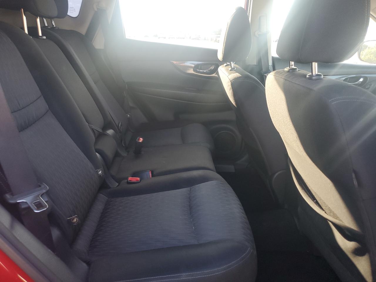 2017 Nissan Rogue S VIN: JN8AT2MV3HW267045 Lot: 85138845