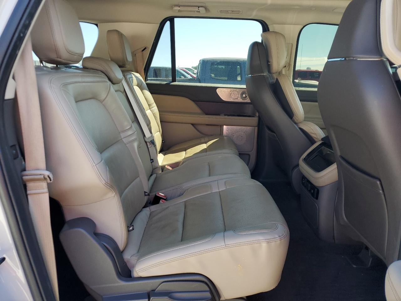 2022 Lincoln Navigator L Reserve VIN: 5LMJJ3LT6NEL03909 Lot: 81938885