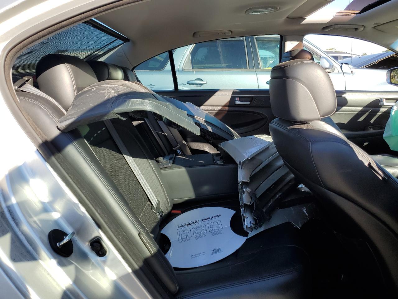 2013 Hyundai Genesis 3.8L VIN: KMHGC4DD1DU232434 Lot: 85538255