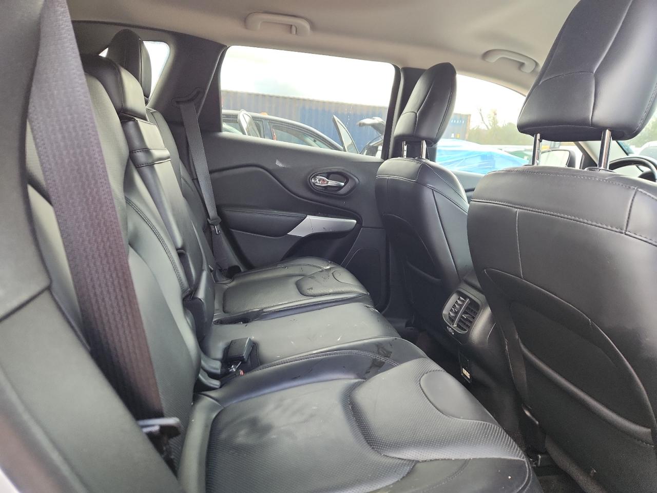 2018 Jeep Cherokee Overland VIN: 1C4PJMJX2JD594051 Lot: 89737785