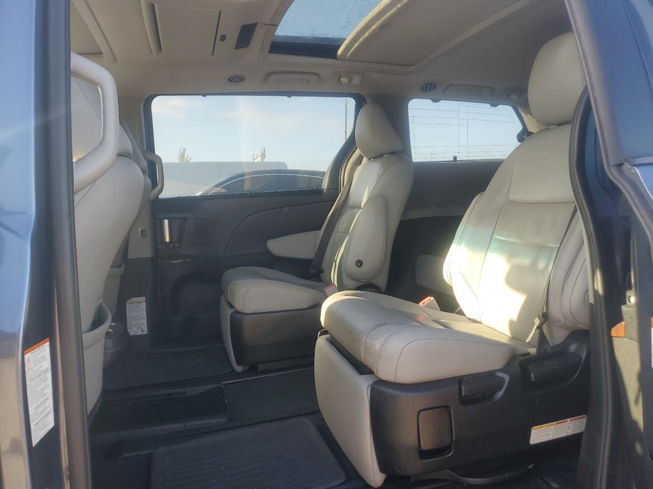 2015 Toyota Sienna Xle VIN: 5TDYK3DC3FS644410 Lot: 85357625