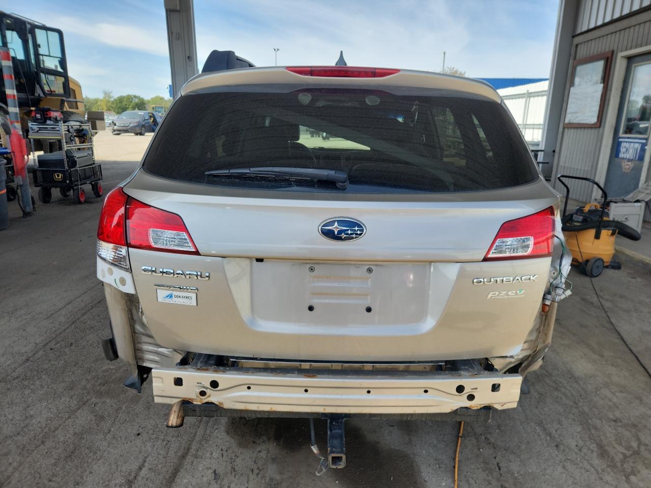 2014 Subaru Outback 2.5I Limited VIN: 4S4BRBMCXE3266254 Lot: 81962925