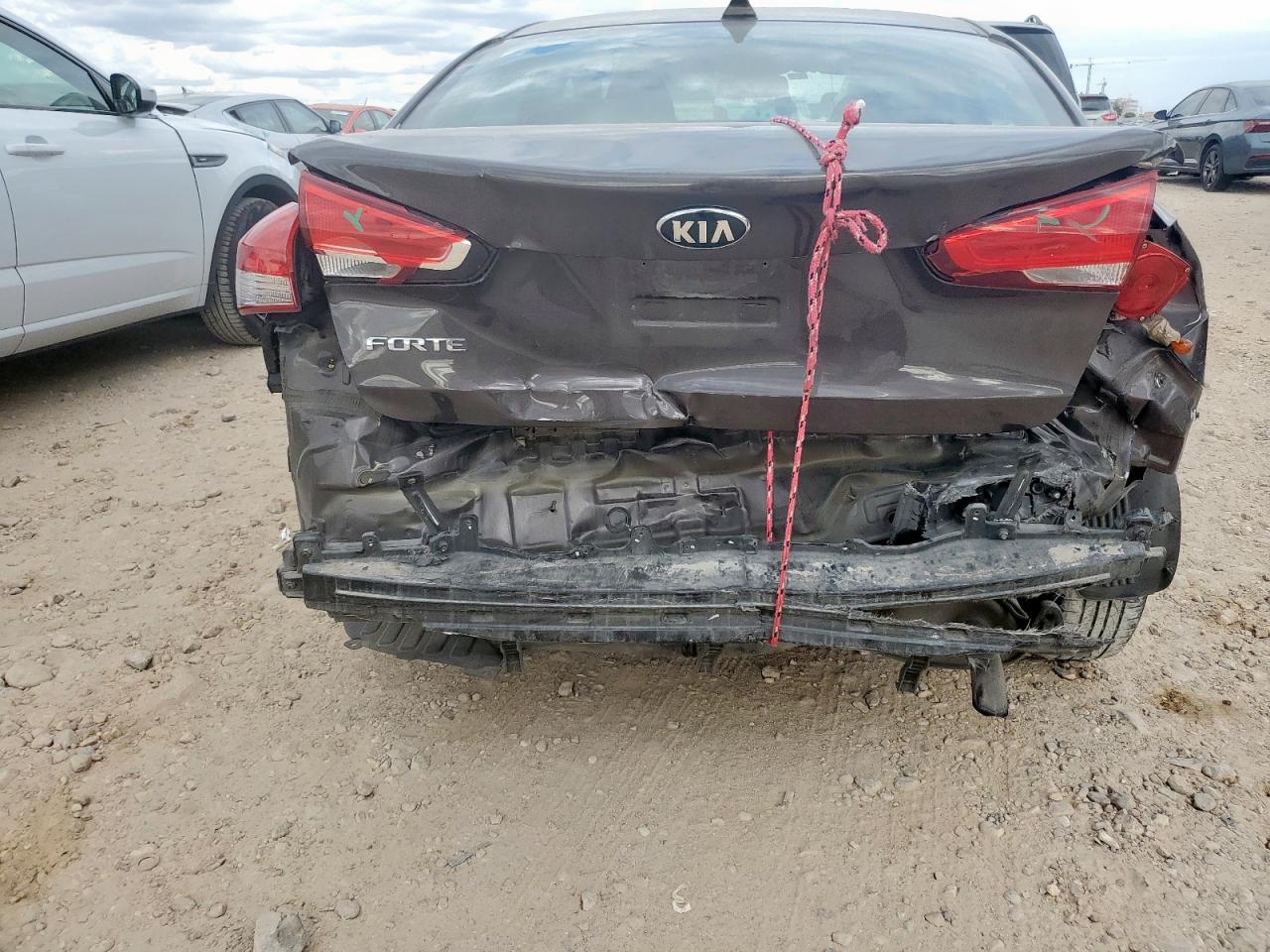 2018 Kia Forte Lx VIN: 3KPFL4A79JE183962 Lot: 82284275