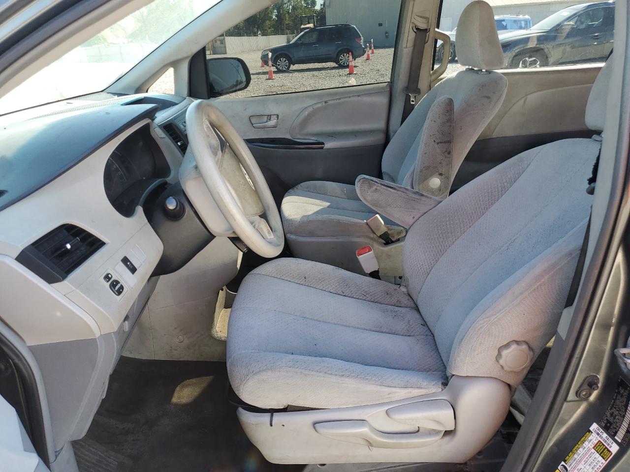 2012 Toyota Sienna Base VIN: 5TDKA3DC3CS013743 Lot: 82183225