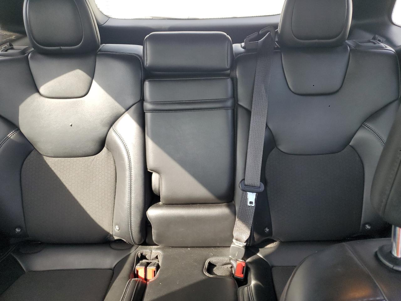 2019 Jeep Cherokee Latitude Plus VIN: 1C4PJMLBXKD140942 Lot: 82192955