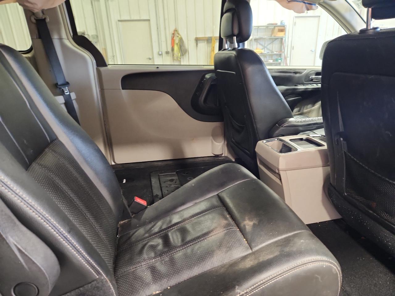 2015 Chrysler Town & Country Touring L VIN: 2C4RC1CG9FR742876 Lot: 85575285