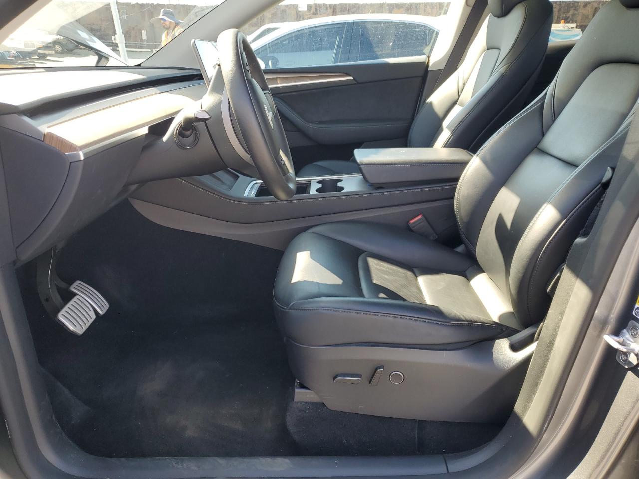 2024 Tesla Model Y VIN: 7SAYGDEF9RF119010 Lot: 85004255