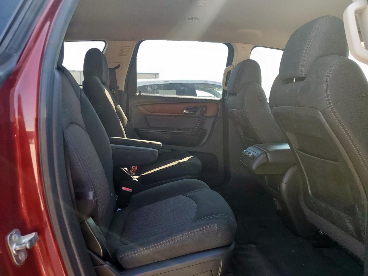 2016 Chevrolet Traverse Lt VIN: 1GNKRGKD2GJ107392 Lot: 82369025