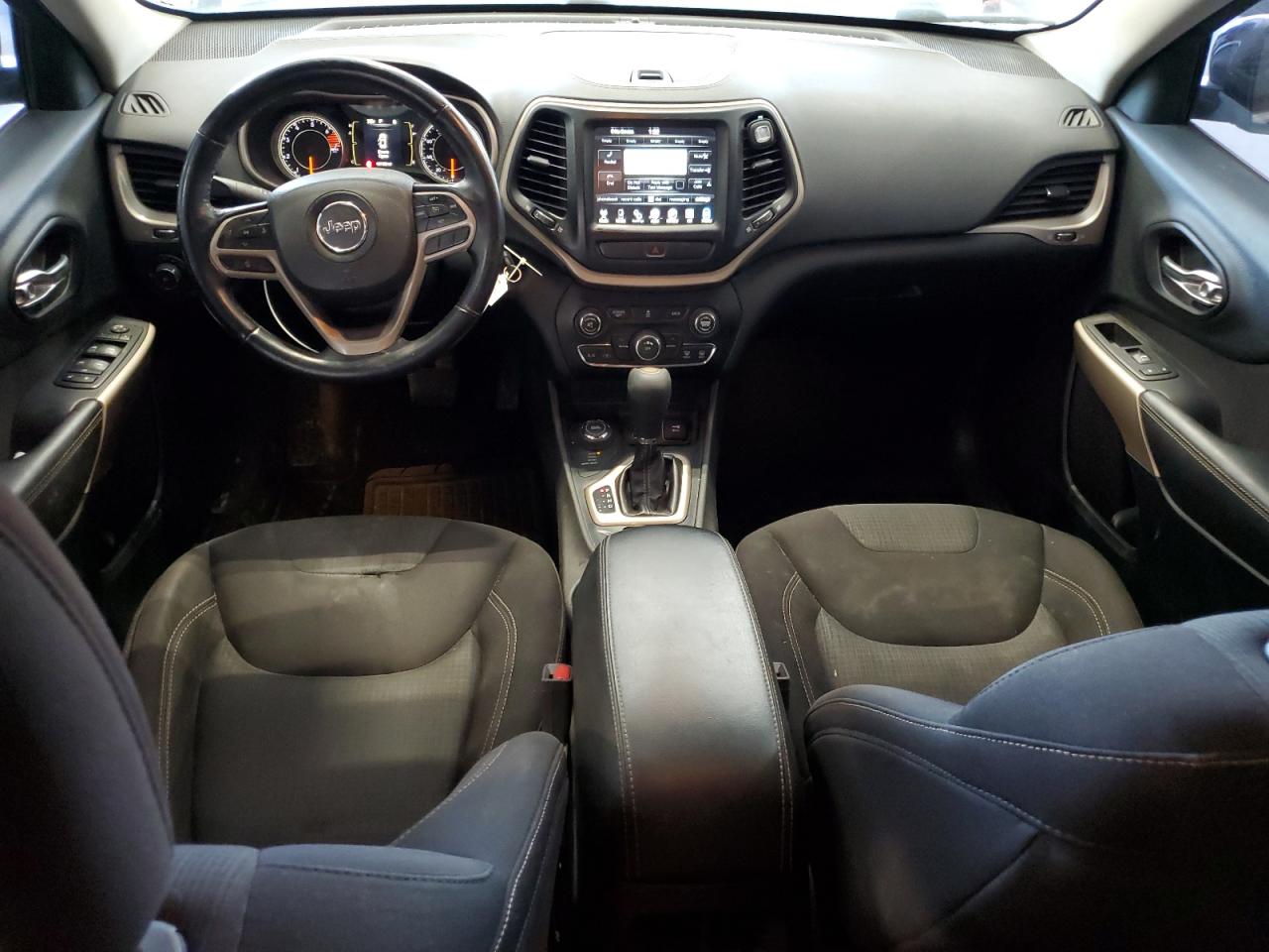 2017 Jeep Cherokee Latitude VIN: 1C4PJMCB9HW590871 Lot: 82179775