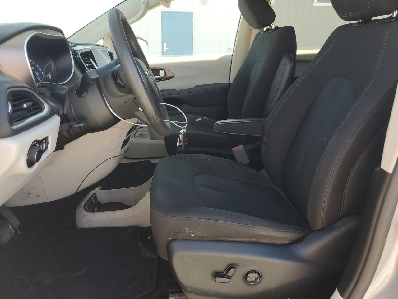 2017 Chrysler Pacifica Touring VIN: 2C4RC1DG8HR514028 Lot: 84880875