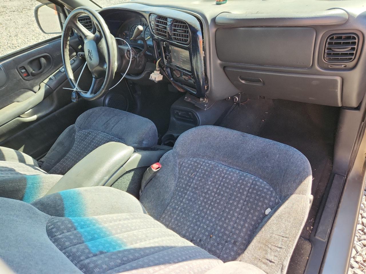 1999 Chevrolet Blazer VIN: 1GNCT18W4XK222940 Lot: 85301145