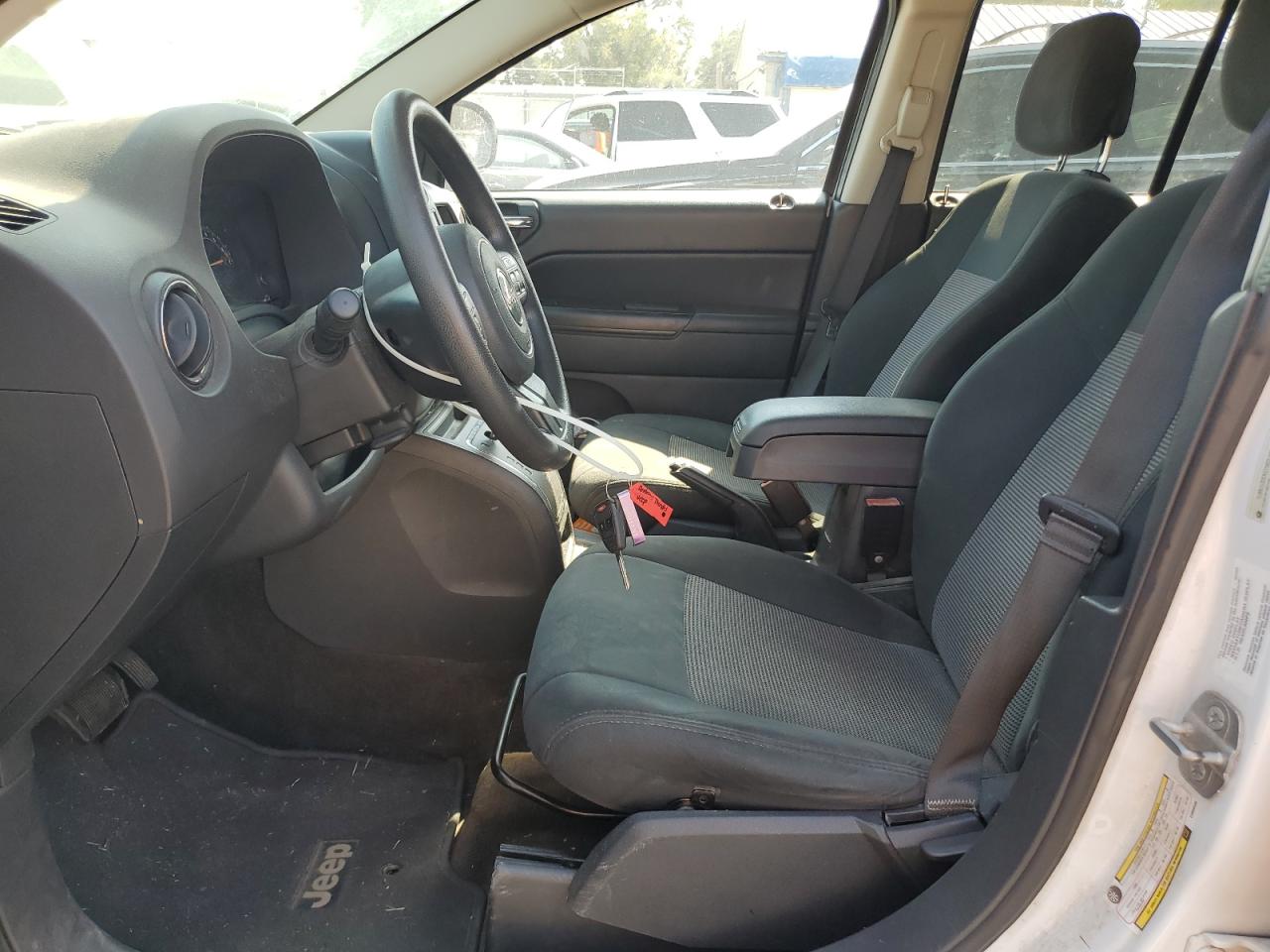 2014 Jeep Compass Sport VIN: 1C4NJCBBXED865500 Lot: 84912185