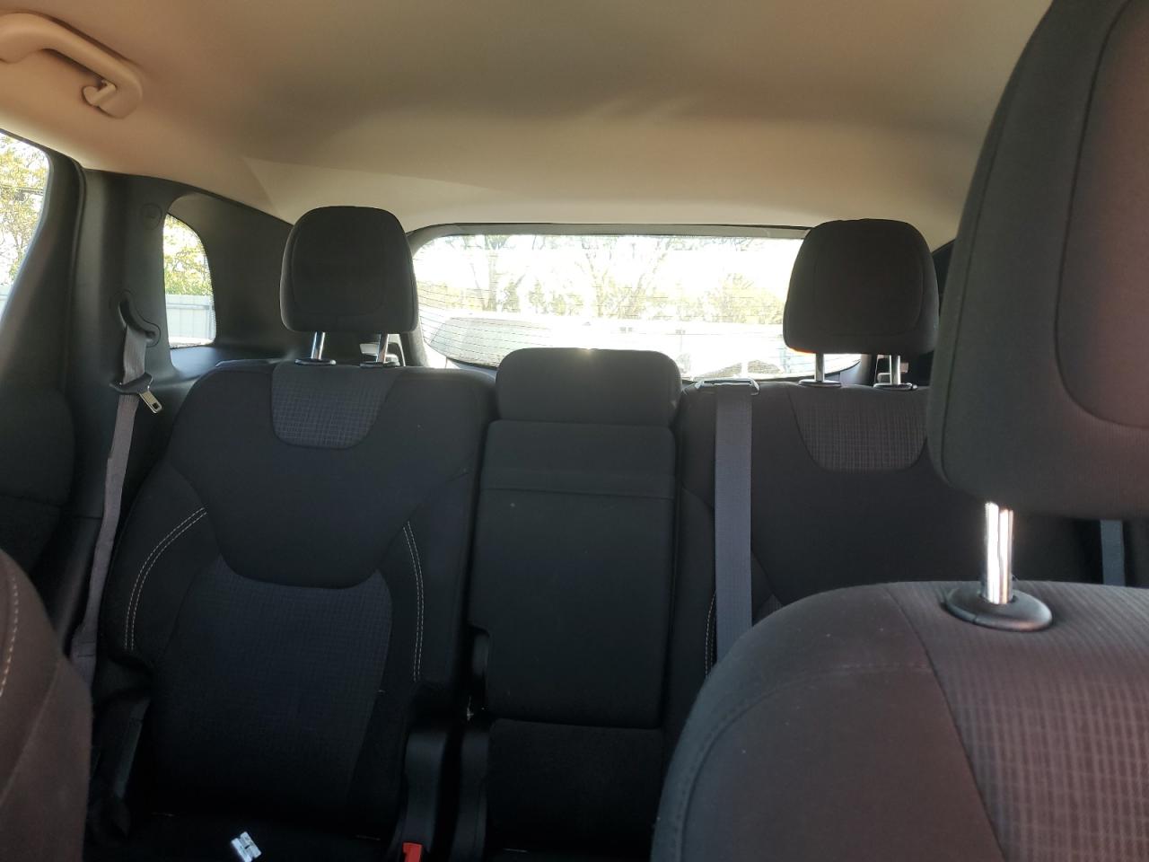 2015 Jeep Cherokee Latitude VIN: 1C4PJMCS7FW750629 Lot: 85268125