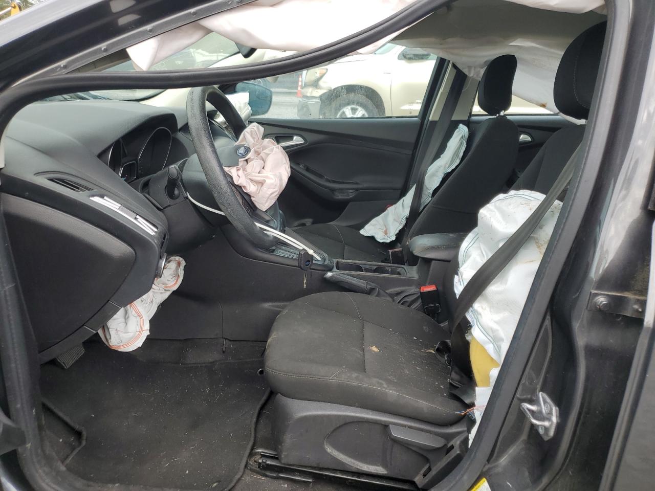 2018 Ford Focus Se VIN: 1FADP3F28JL280022 Lot: 81982125