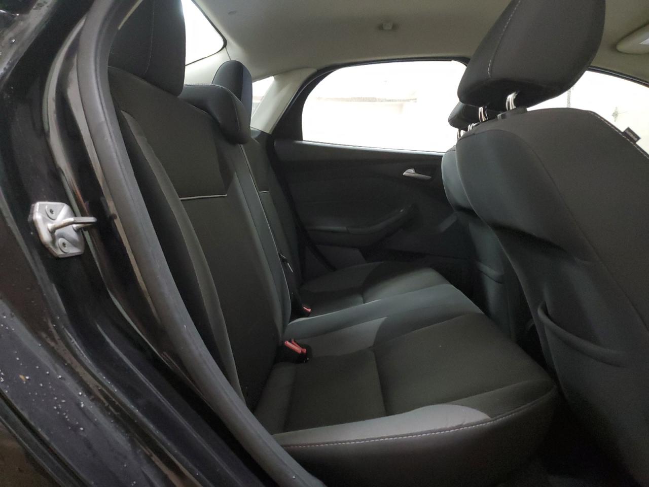 2014 Ford Focus Se VIN: 1FADP3F20EL129343 Lot: 85750105