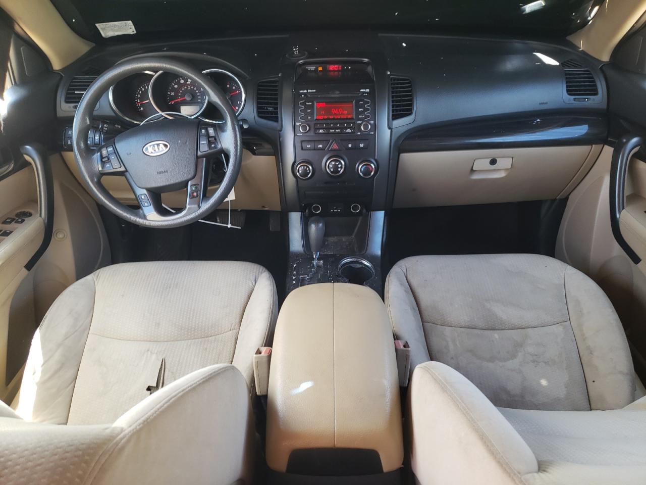 2011 Kia Sorento Base VIN: 5XYKTDA23BG060827 Lot: 81999365