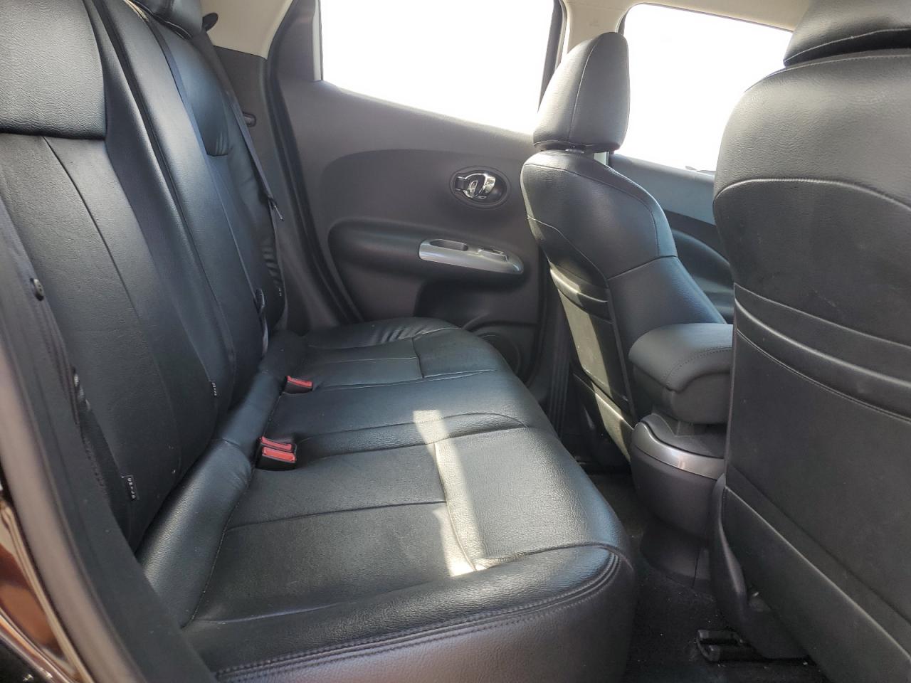 2015 Nissan Juke S VIN: JN8AF5MV8FT551424 Lot: 81943245