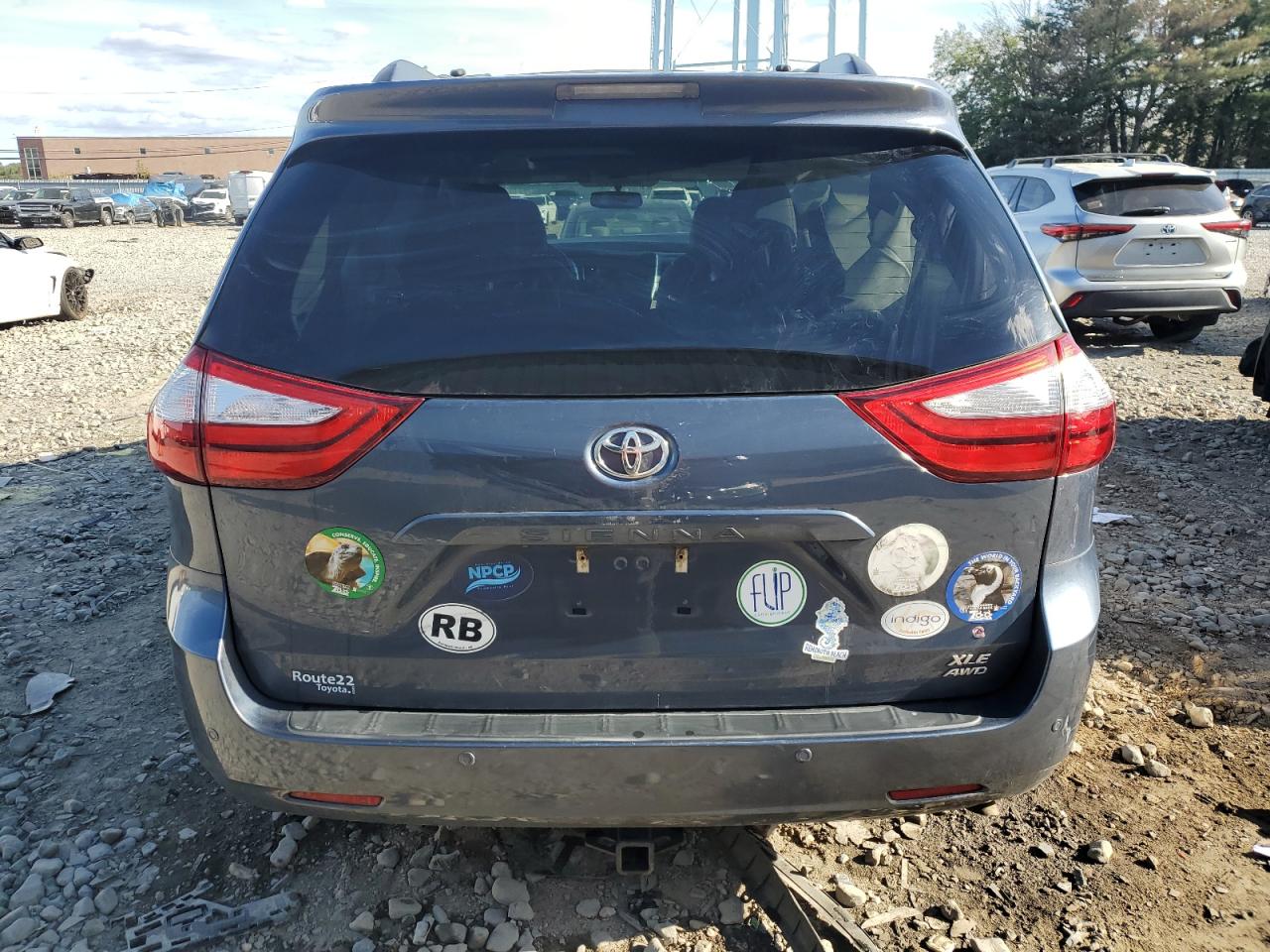 2017 Toyota Sienna Xle VIN: 5TDDZ3DCXHS165849 Lot: 84985585