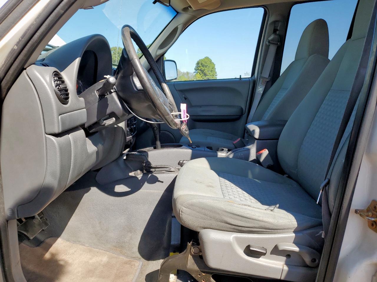 2006 Jeep Liberty Sport VIN: 1J4GL48KX6W236450 Lot: 82310035