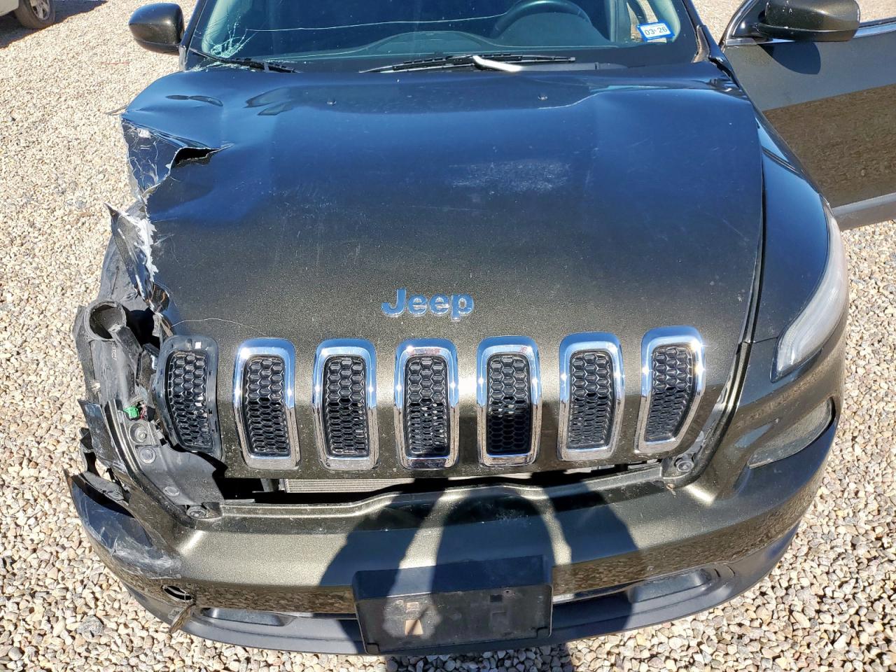 2014 Jeep Cherokee Latitude VIN: 1C4PJMCS3EW317727 Lot: 82783645