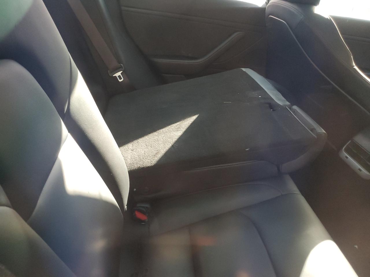 2018 Tesla Model 3 VIN: 5YJ3E1EB6JF103196 Lot: 87474185