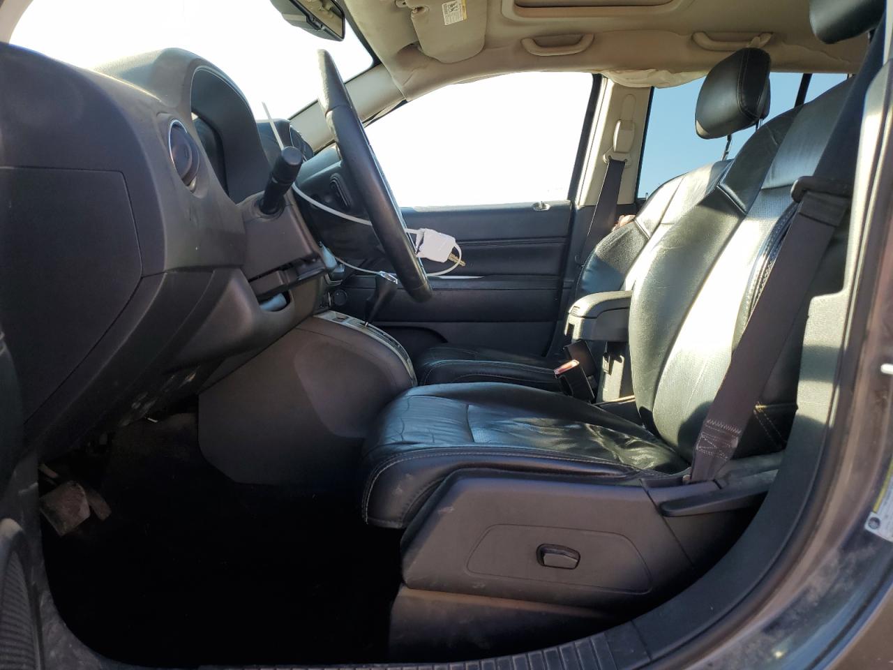 2017 Jeep Compass Latitude VIN: 1C4NJDEB7HD190260 Lot: 85013505