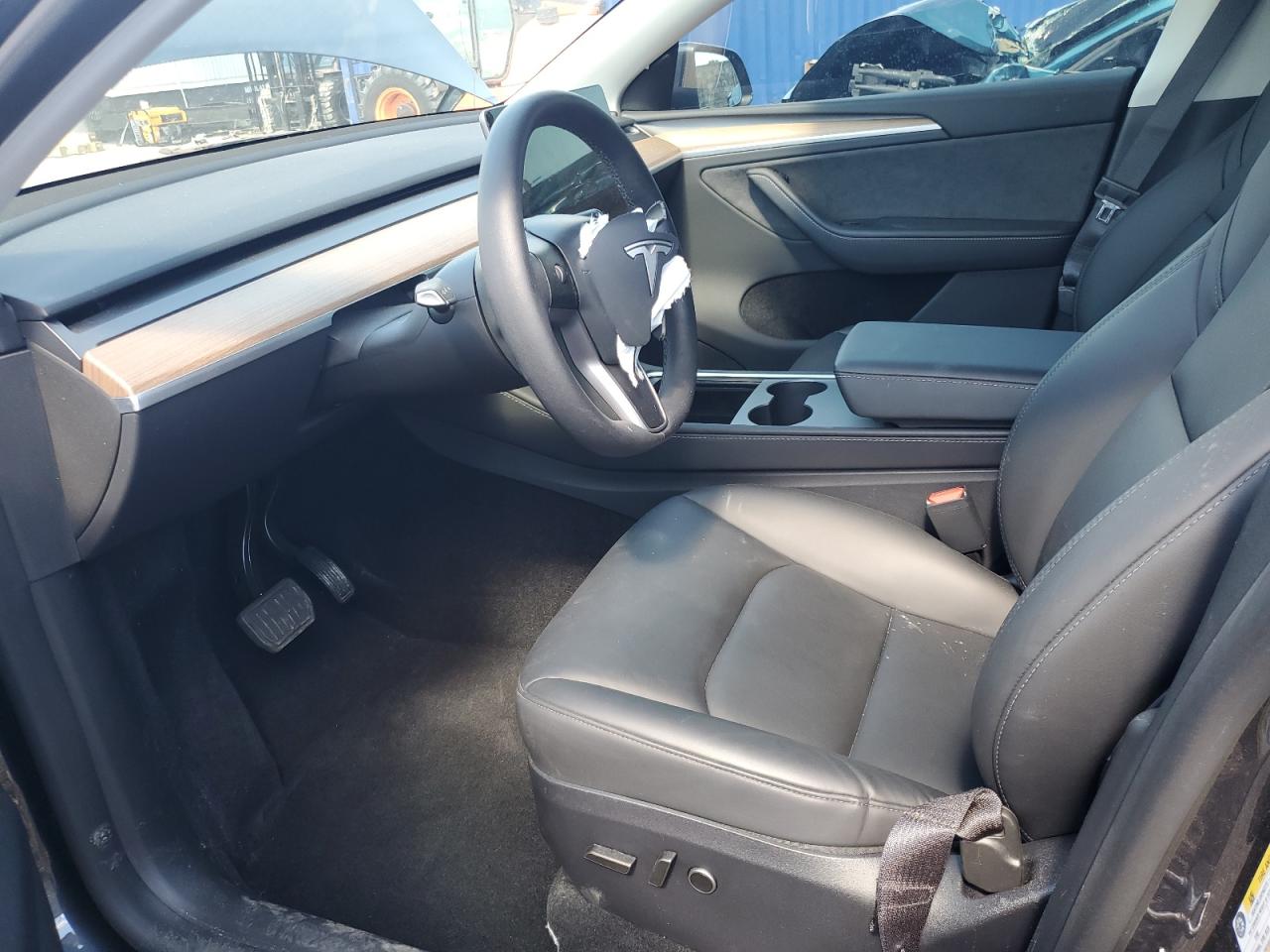 2025 Tesla Model Y VIN: 7SAYGDED1SA365292 Lot: 87414455