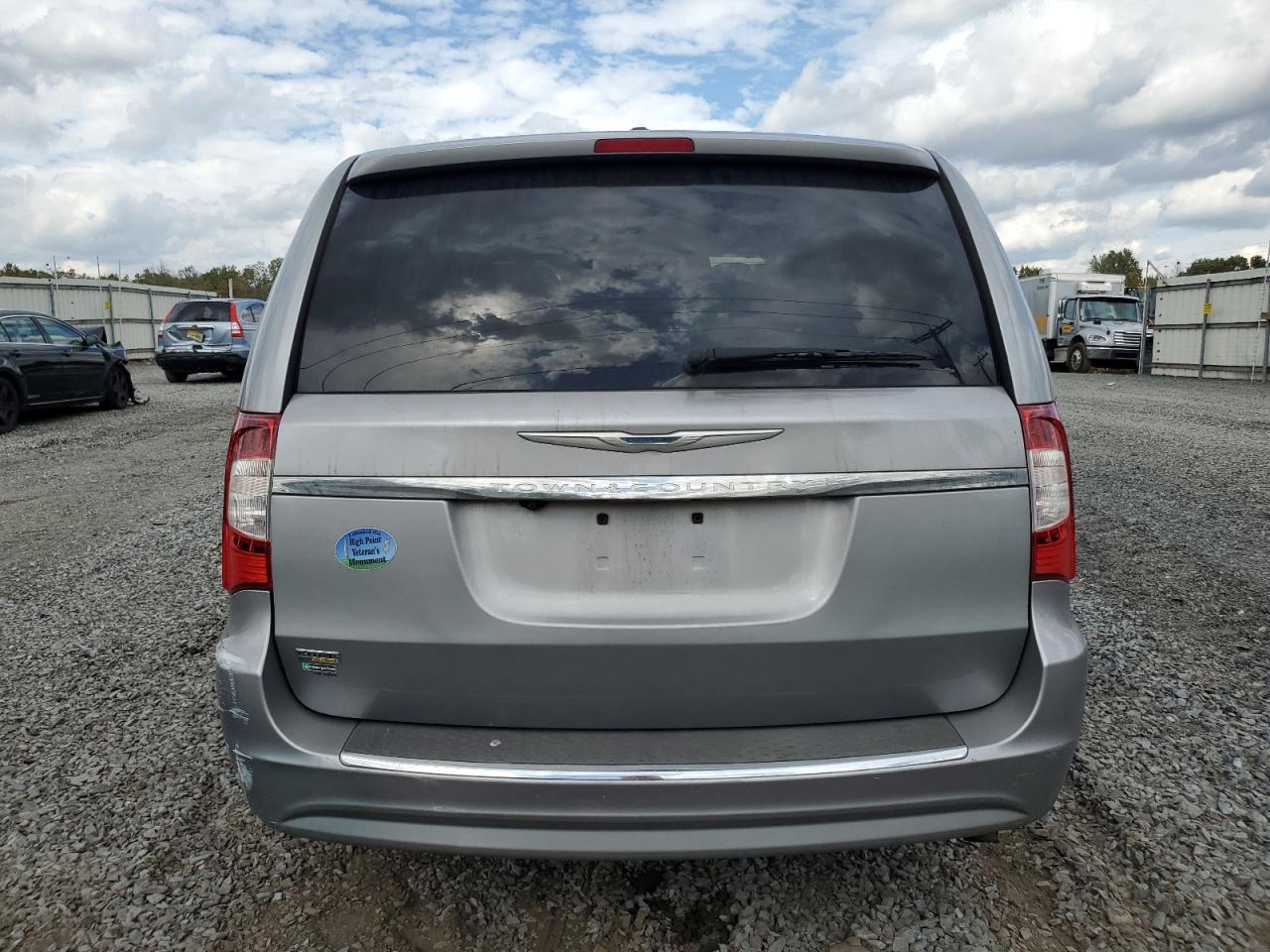 2015 Chrysler Town & Country Touring VIN: 2C4RC1BG2FR595723 Lot: 82221115