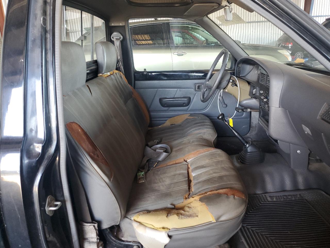 1992 Toyota Pickup 1/2 Ton Short Wheelbase VIN: JT4RN81A9N0088603 Lot: 82313845