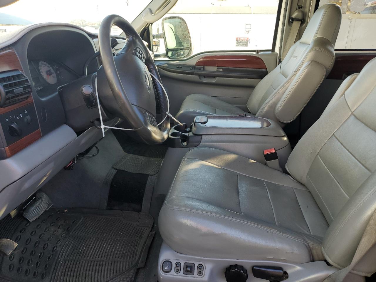 2005 Ford F350 Super Duty VIN: 1FTWW33P95ED32273 Lot: 82564435