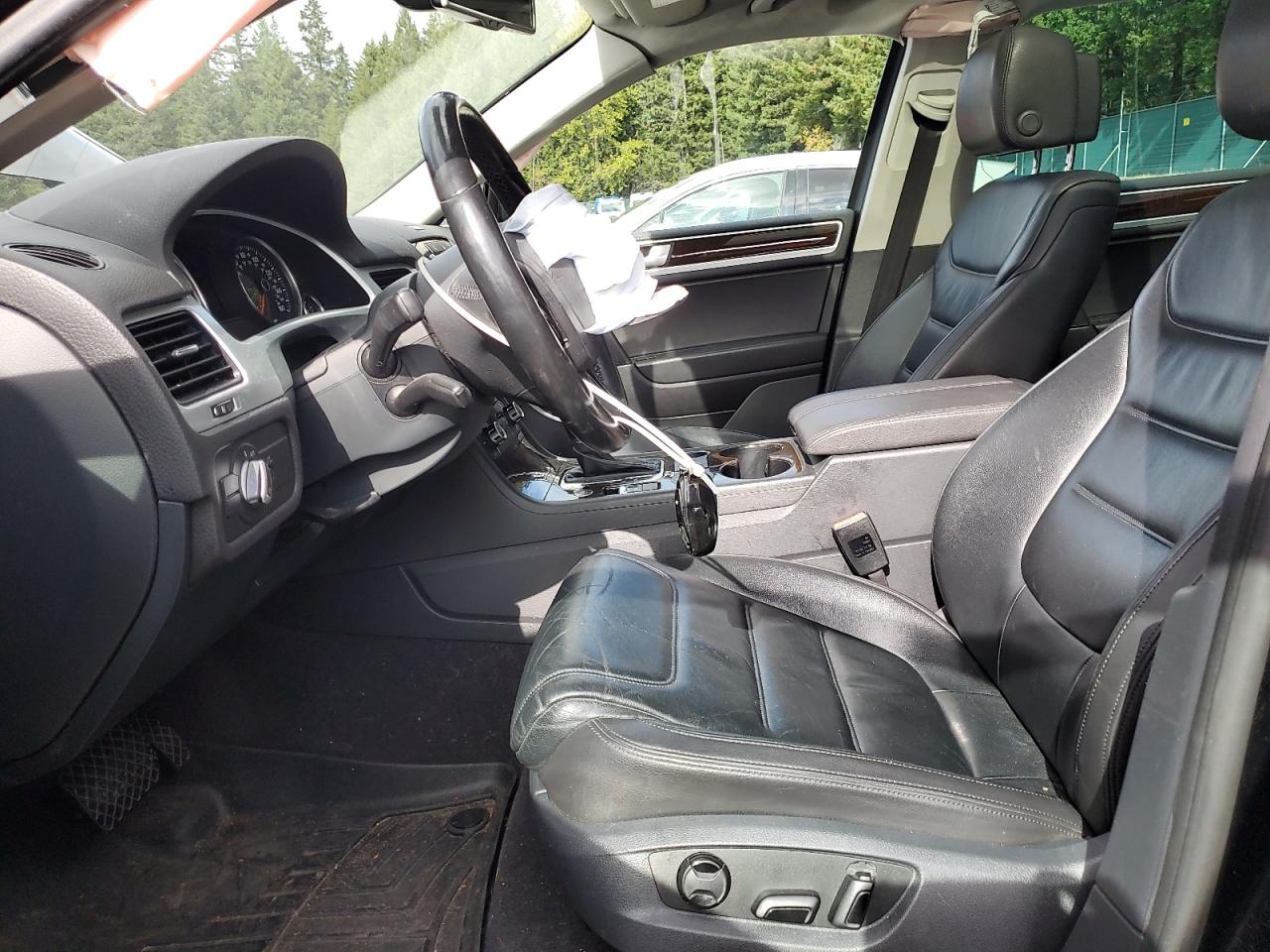 2014 Volkswagen Touareg V6 VIN: WVGEF9BP7ED012046 Lot: 84063075