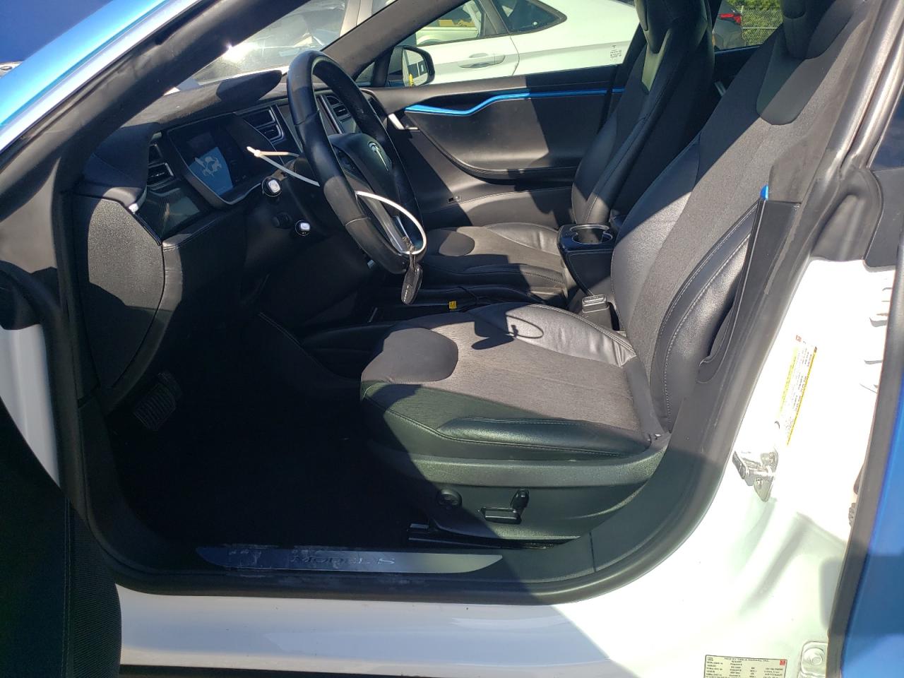 2015 Tesla Model S VIN: 5YJSA1E21FF118915 Lot: 85108965