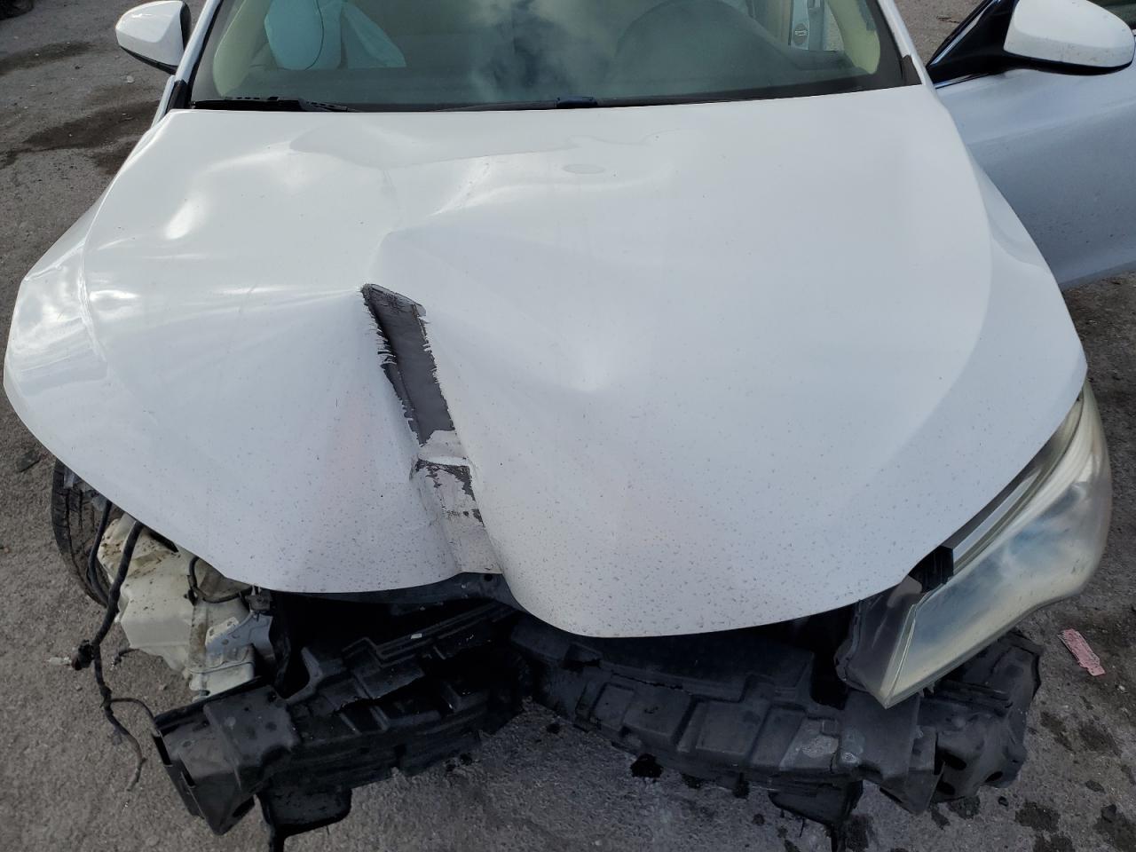 2015 Toyota Camry Le VIN: 995299 Lot: 86592845