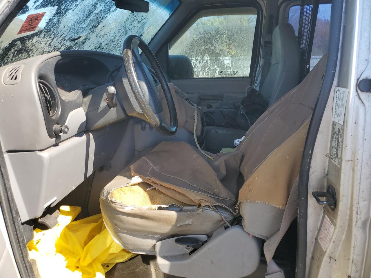 2000 Ford Econoline E150 Van VIN: 1FTRE1425YHB30122 Lot: 84868665