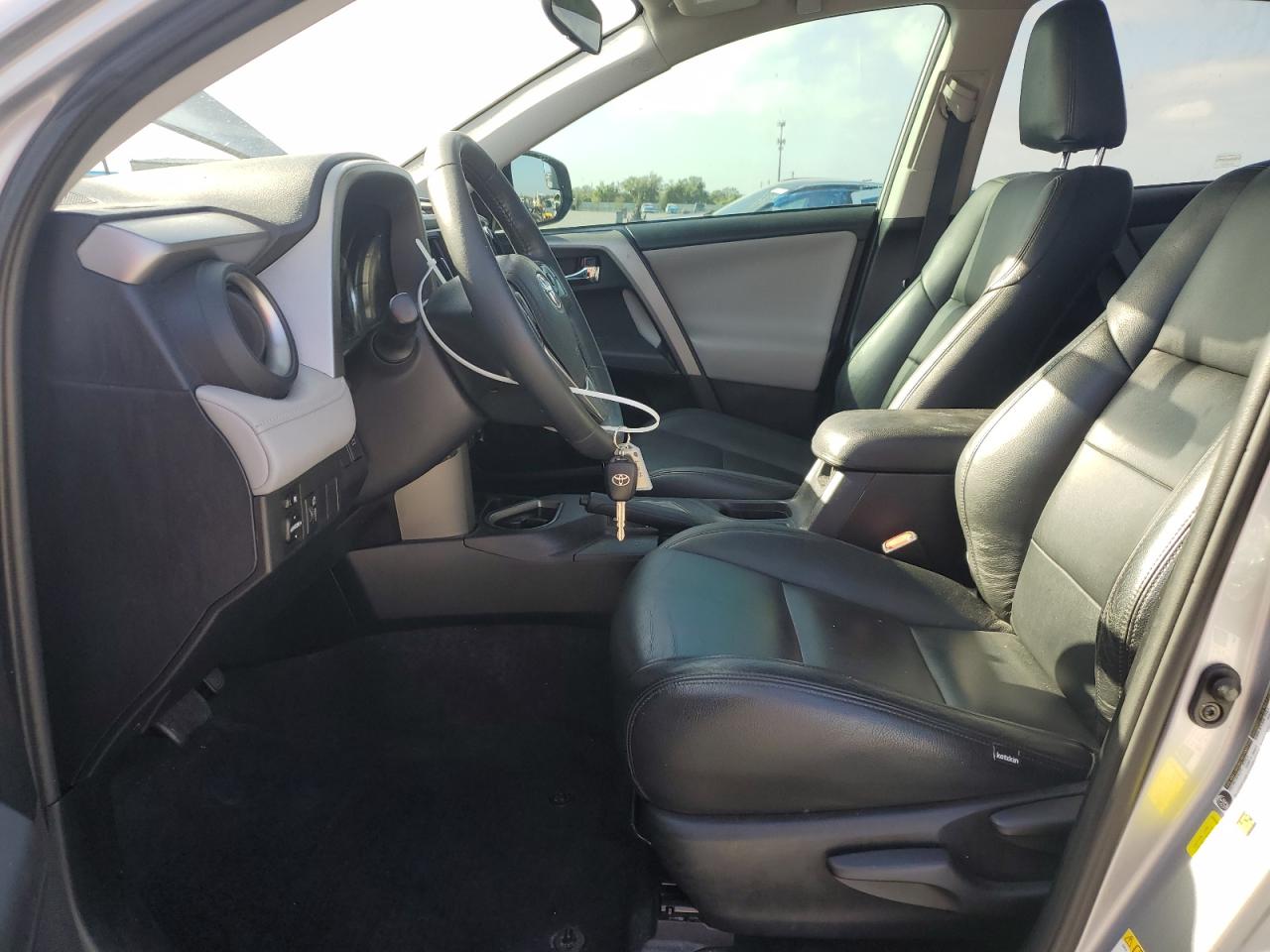 2016 Toyota Rav4 Xle VIN: 2T3WFREV7GW285027 Lot: 82299575