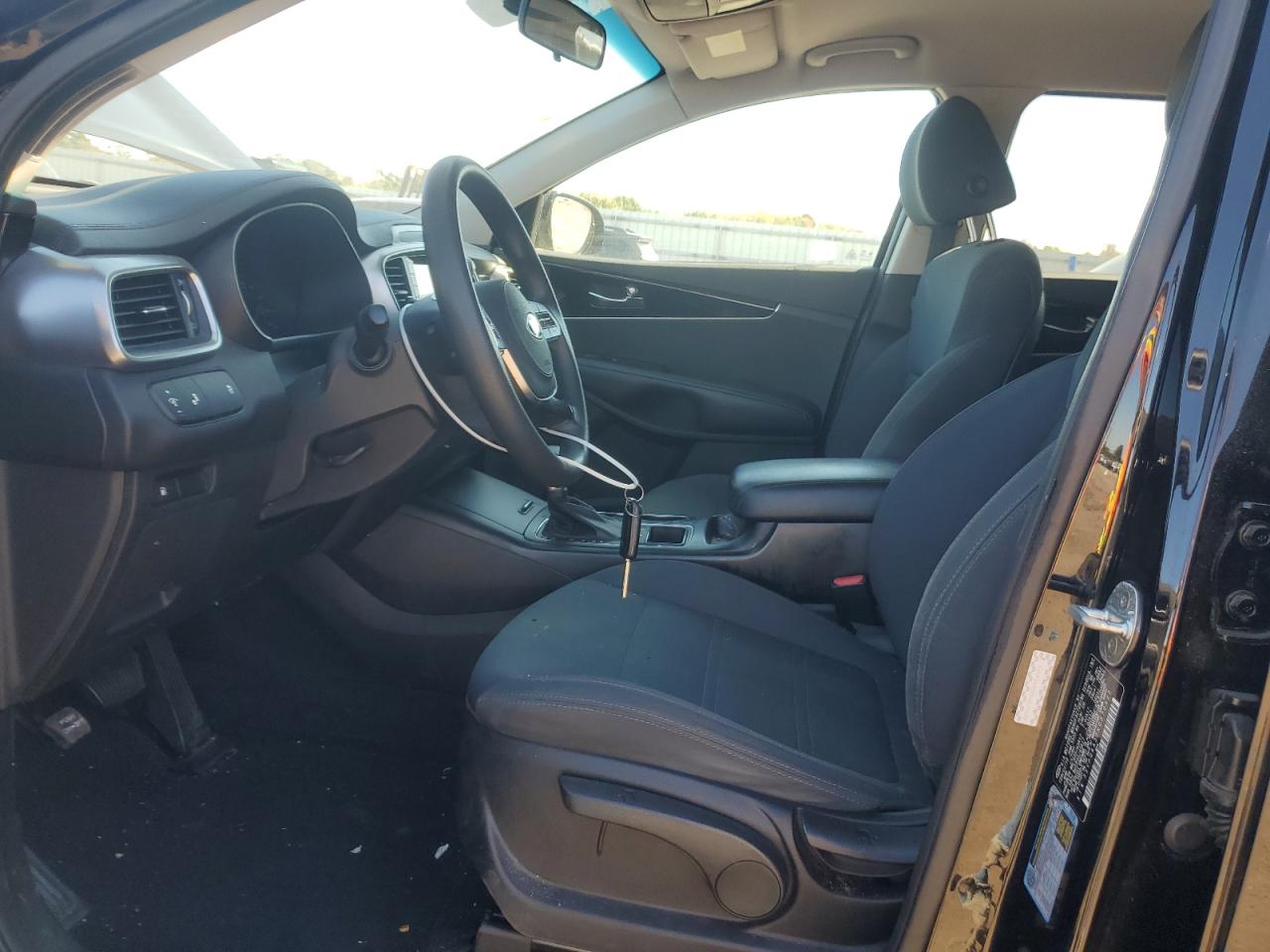 2019 Kia Sorento L VIN: 5XYPG4A37KG570522 Lot: 82339755