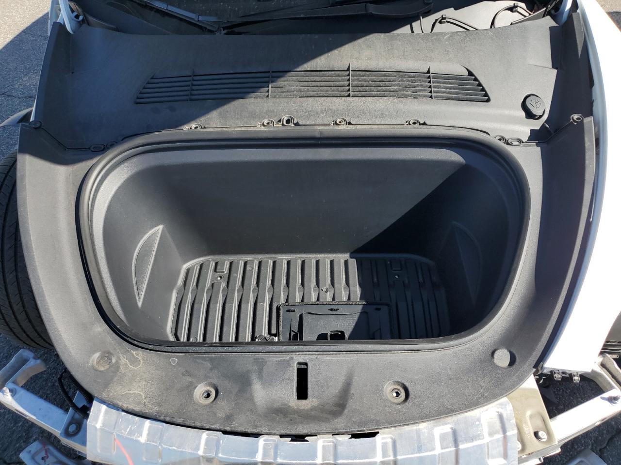 2023 Tesla Model Y VIN: 7SAYGDEF0PF606013 Lot: 90315335