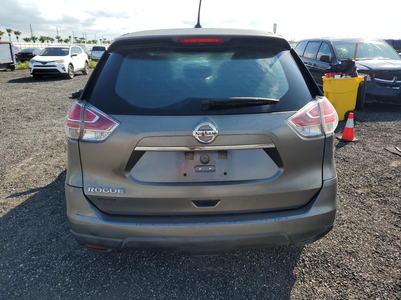 2015 Nissan Rogue S VIN: KNMAT2MT9FP551488 Lot: 90610865