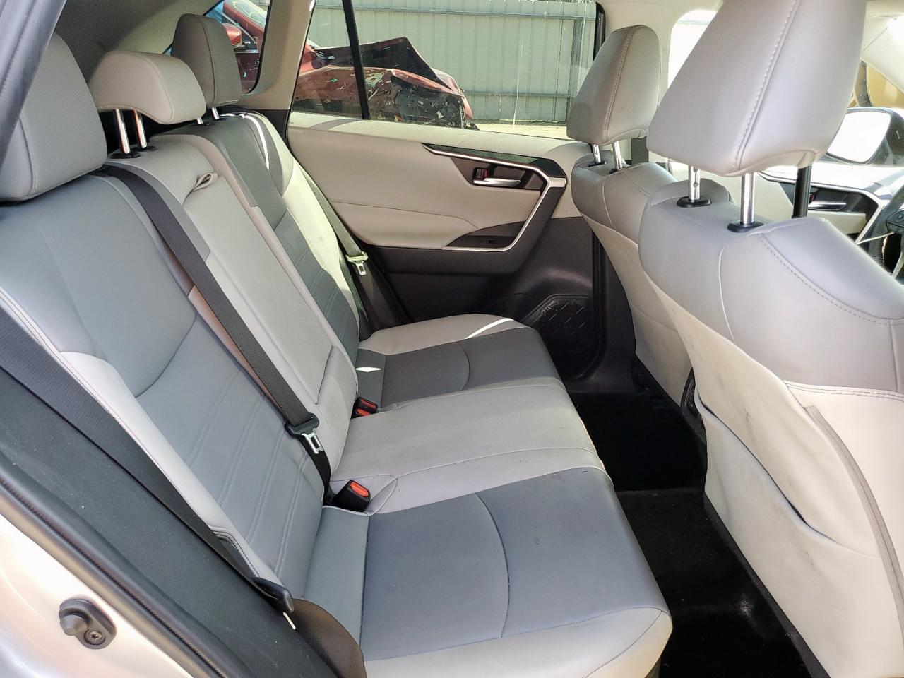 2024 Toyota Rav4 Xle Premium VIN: 4T3B6RFV4RU151897 Lot: 82216465