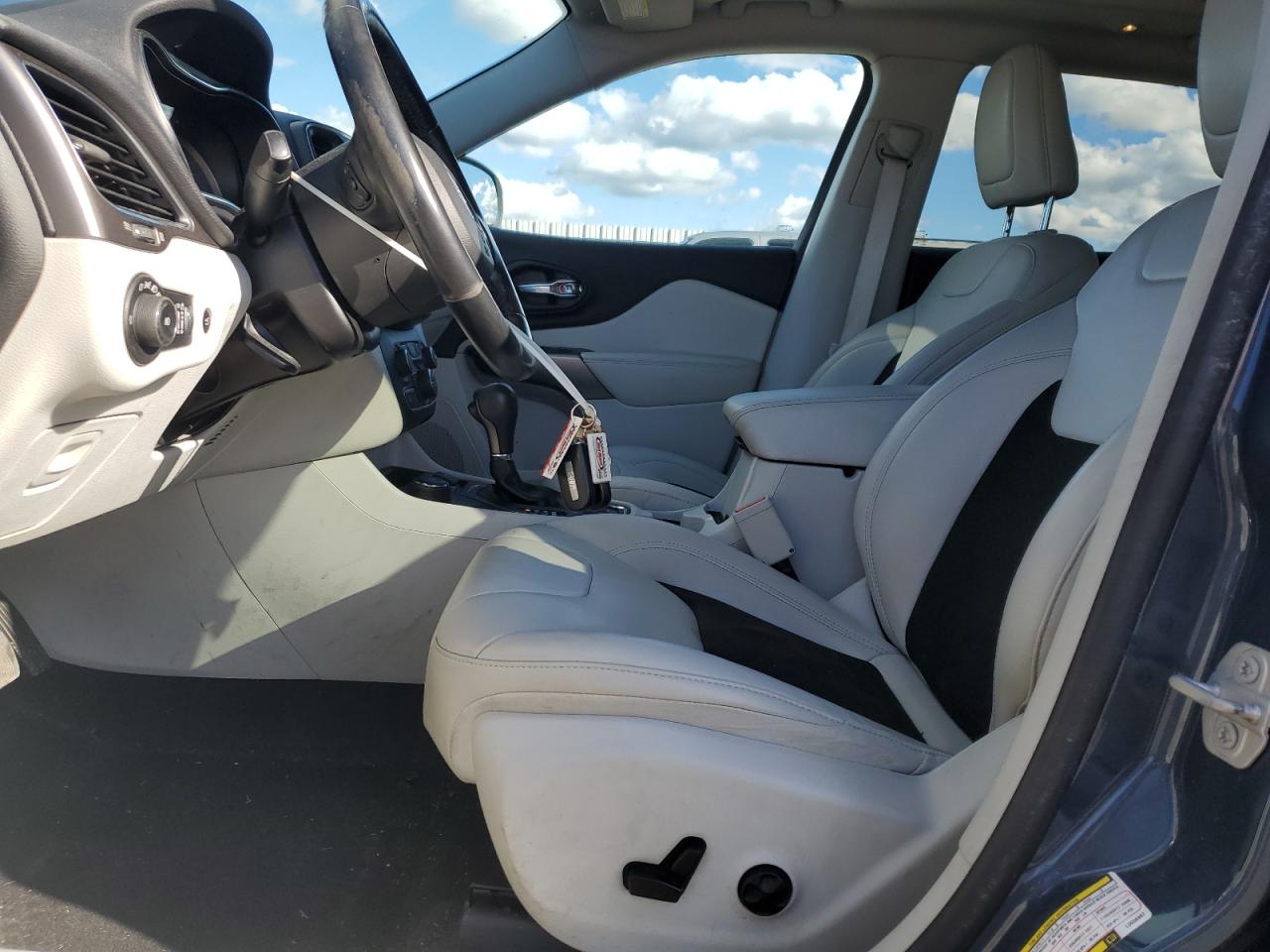 2020 Jeep Cherokee Latitude Plus VIN: 1C4PJMLX6LD508997 Lot: 90768885