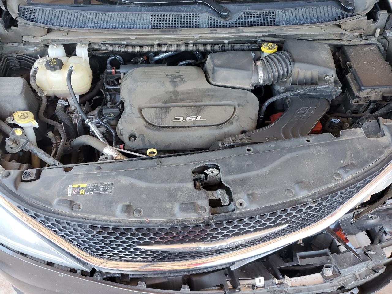 2017 Chrysler Pacifica Touring L VIN: 2C4RC1BG6HR633831 Lot: 87406645