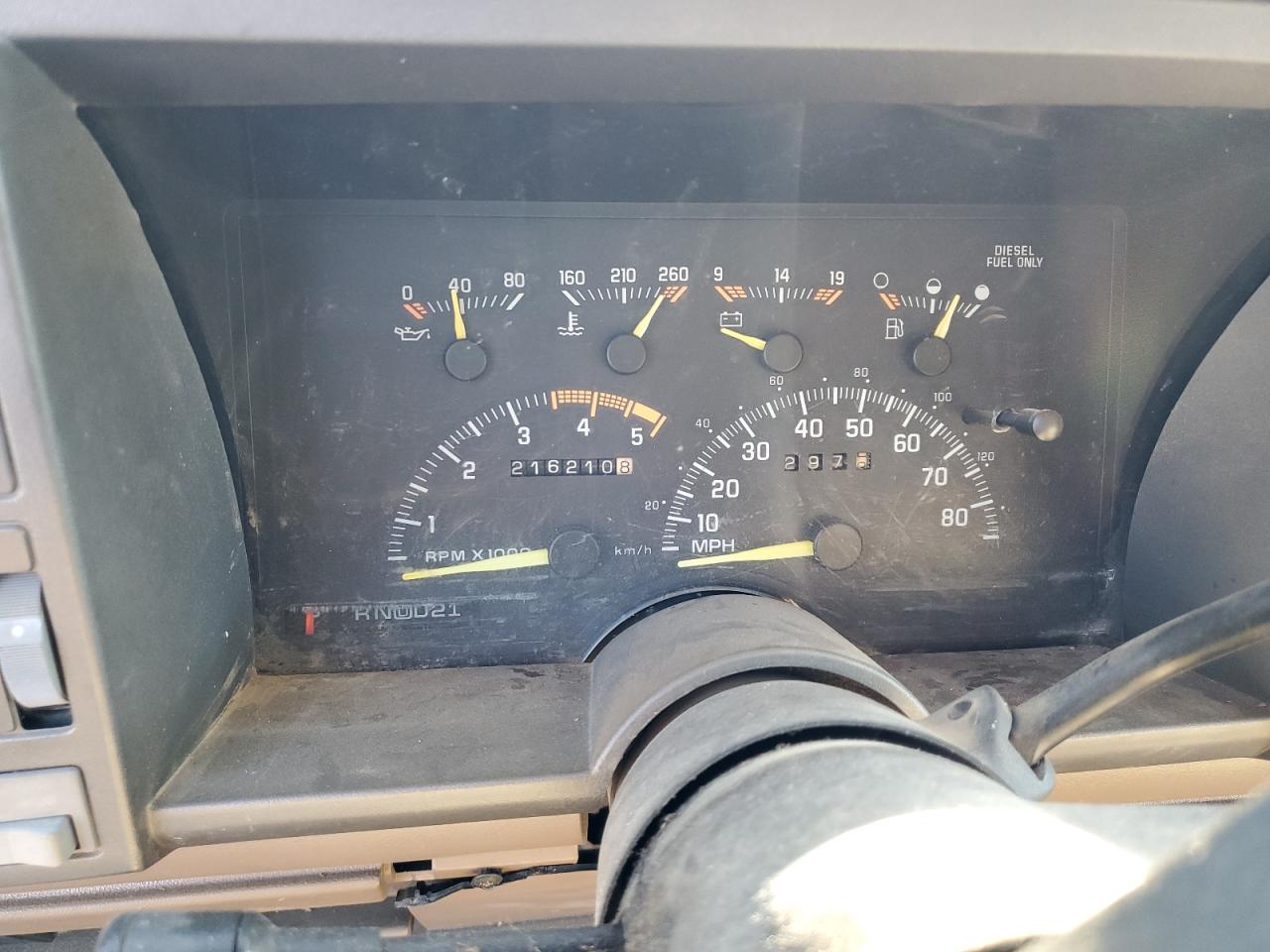 1994 GMC Suburban K2500 VIN: 1GKGK26F4RJ729176 Lot: 85368495